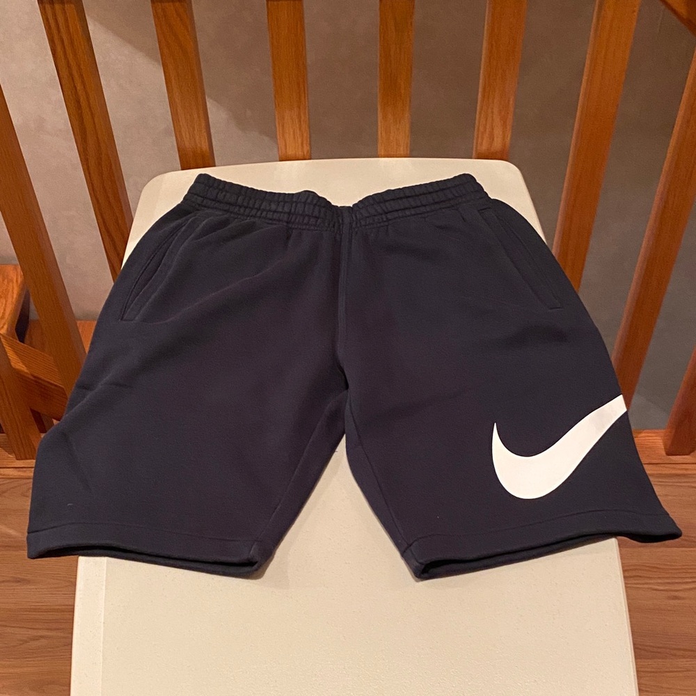 Nike casual shorts. Size: S. Color: Dark Blue